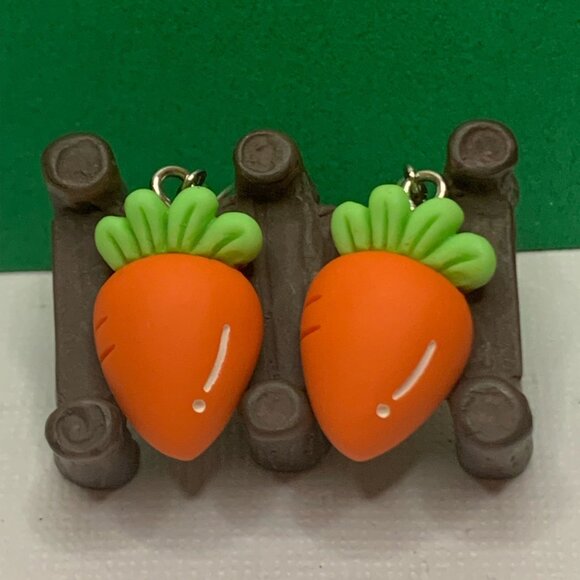 Carrot Earring, Easter Earring, Vegetable Earring, Silly Food Earring, Food - Picture 2 of 5